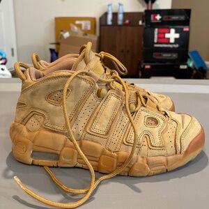 Boys Gradeschool Nike Uptempos